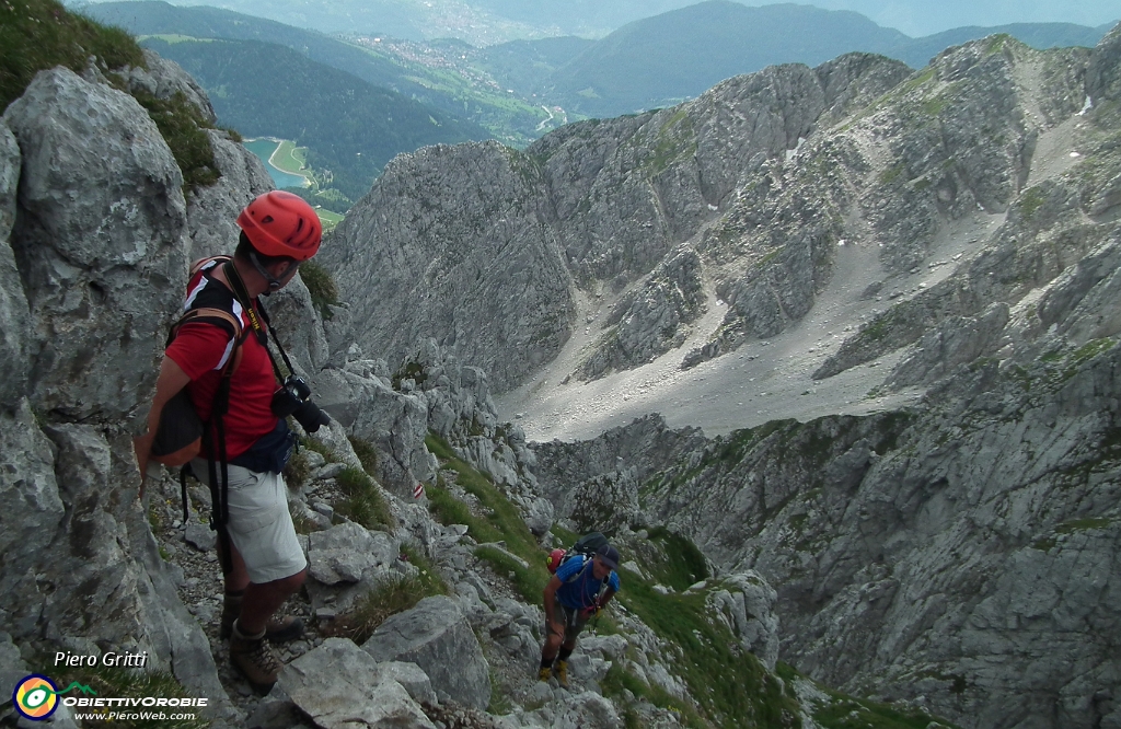 46 la Val Camonica (Lago di Lova sullo sfondo) .JPG